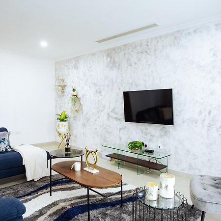 Amazing Deluxe Room Space Available 2 king Beds Accra Buitenkant foto
