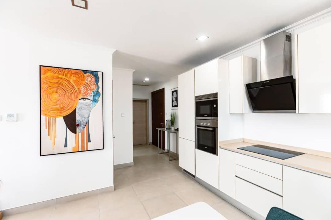 Amazing Deluxe Room Space Available 2 king Beds Accra Buitenkant foto