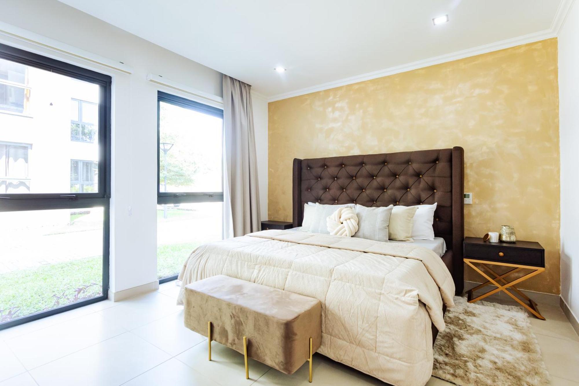 Amazing Deluxe Room Space Available 2 king Beds Accra Buitenkant foto
